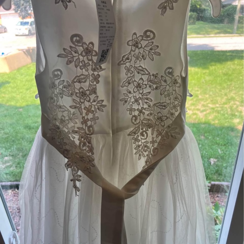 Dress - Picture 2 of 2